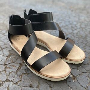 Time & Tru Black Sandals